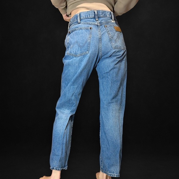 Wrangler Sunset Mid Rise Straight Jeans 30x29 Free People Light Wash Denim VGUC - Picture 1 of 6